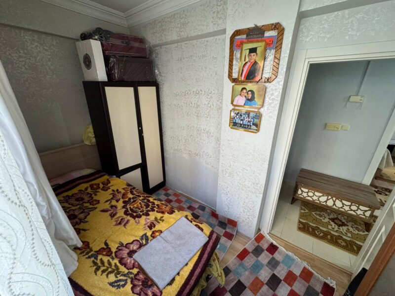 Bahçelievler Çobançeşme'de E5'e Yakın - 3+1 90m2 Satılık Daire