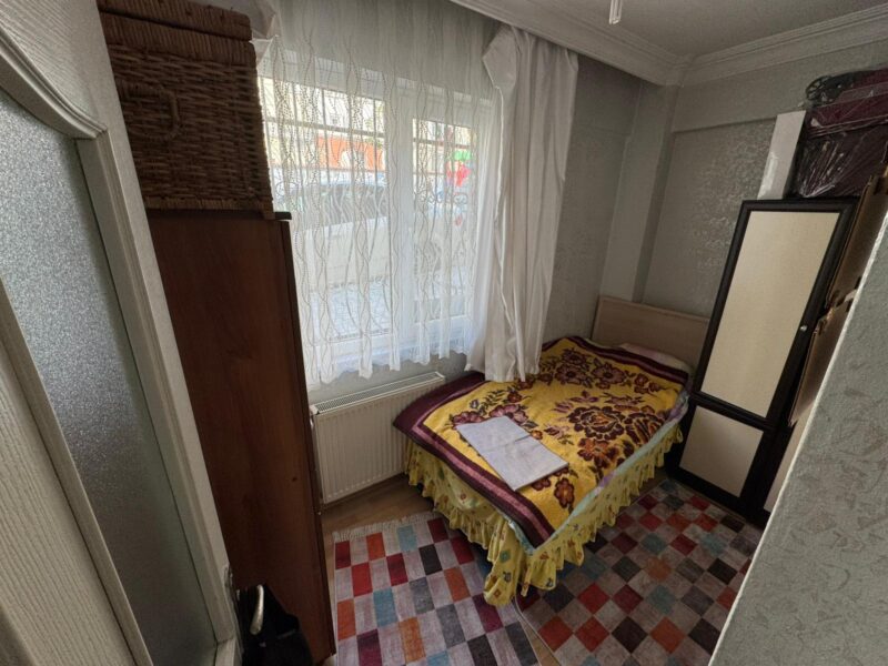 Bahçelievler Çobançeşme'de E5'e Yakın - 3+1 90m2 Satılık Daire