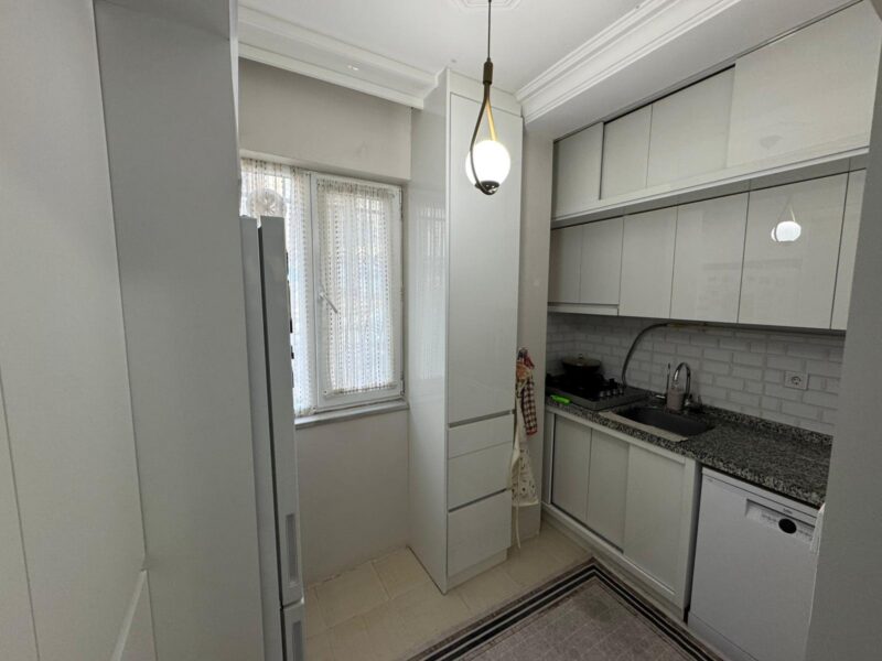 Bahçelievler Çobançeşme'de E5'e Yakın - 3+1 90m2 Satılık Daire