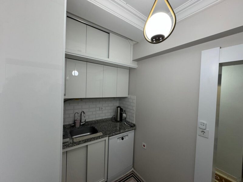 Bahçelievler Çobançeşme'de E5'e Yakın - 3+1 90m2 Satılık Daire