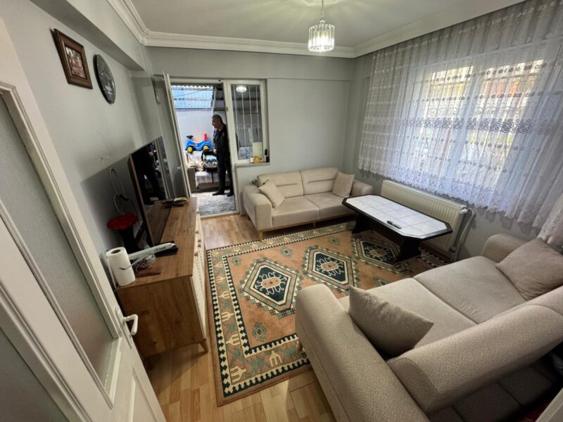 Bahçelievler Çobançeşme'de E5'e Yakın - 3+1 90m2 Satılık Daire