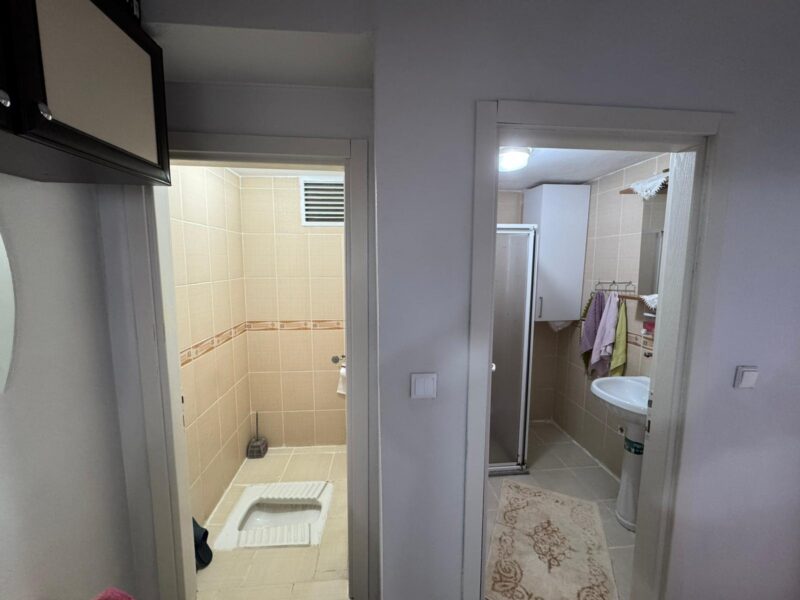 Bahçelievler Çobançeşme'de E5'e Yakın - 3+1 90m2 Satılık Daire