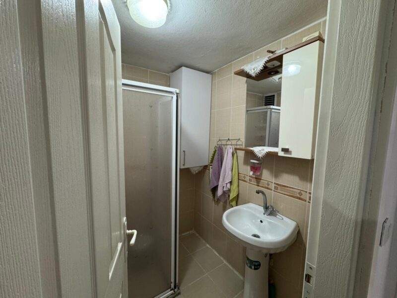 Bahçelievler Çobançeşme'de E5'e Yakın - 3+1 90m2 Satılık Daire