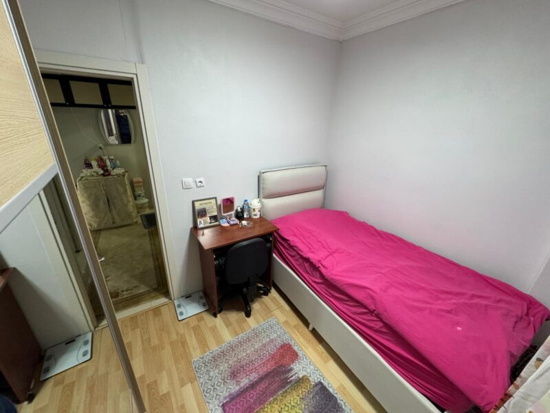 Bahçelievler Çobançeşme'de E5'e Yakın - 3+1 90m2 Satılık Daire